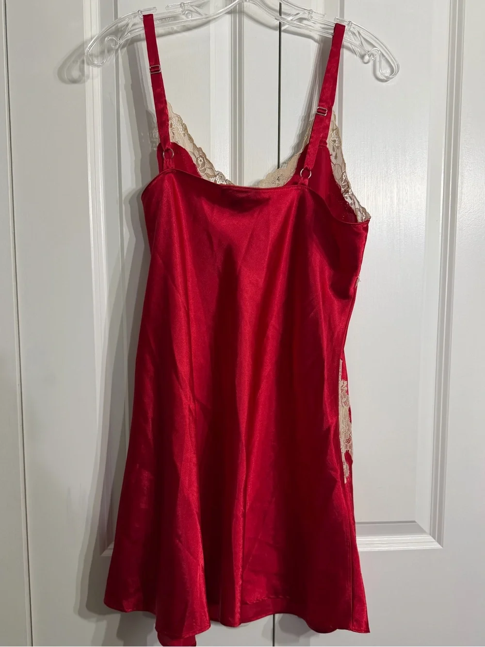 Y2K Jones New York Silky Red Satin V Neck Chemise with Cream Lace Trim Size L